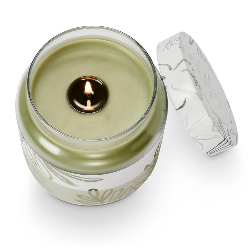 Tried & True Lush Lily Candle
