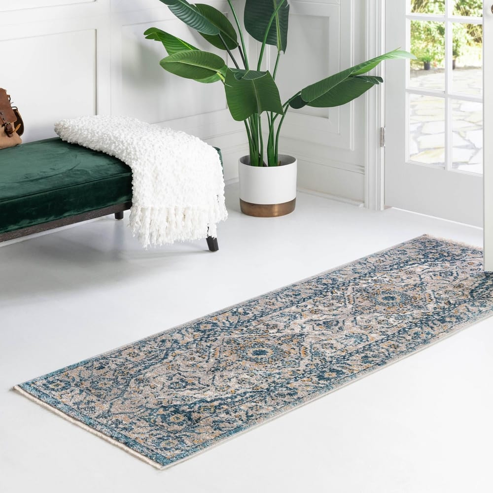 Traditional Nixa Collection Area Rug