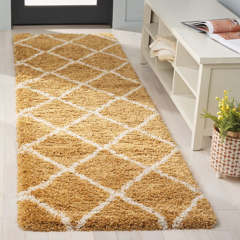 SAFAVIEH Hudson Shag Estella Diamond Trellis 2-inch Thick Rug - 2'3" x 8' Runner - Gold/Ivory - Runner