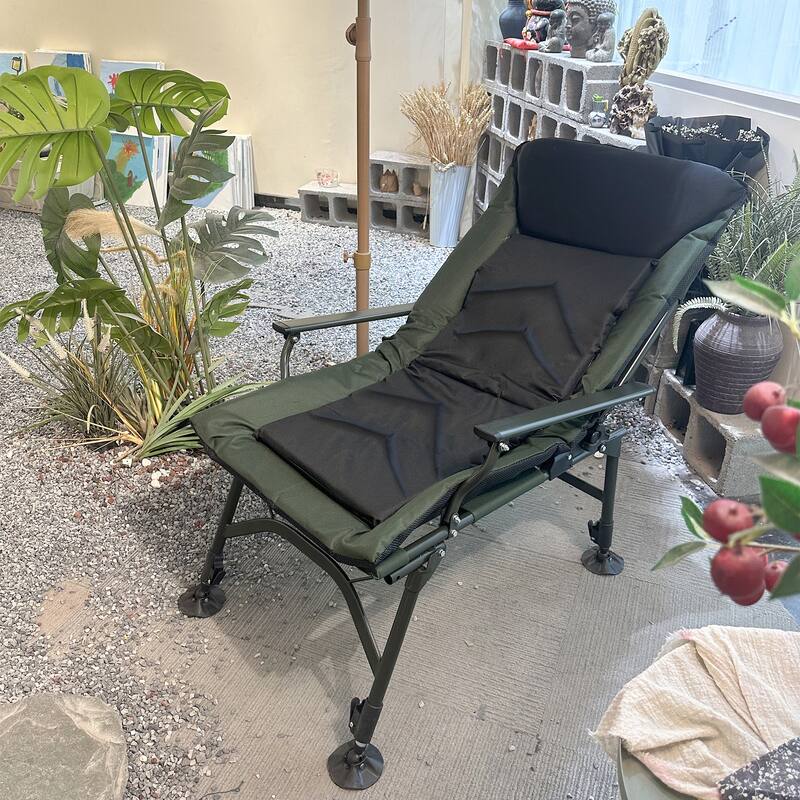 Camping Lounge Chair (Excluding the table)