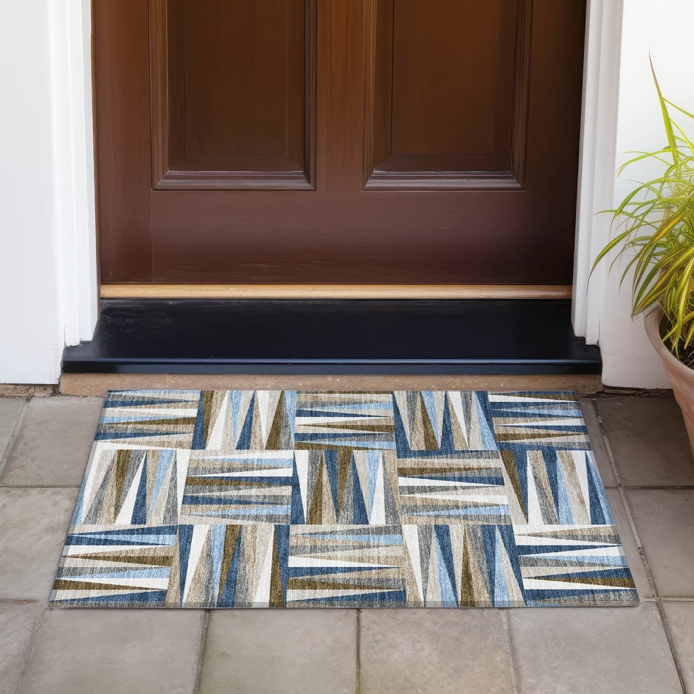 Machine Washable Indoor/ Outdoor Contemporary Mosaic Chantille Rug