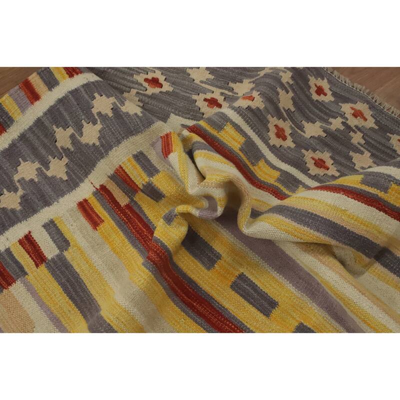 Hand Woven Southwestern Wool Multi-Colored Geometric Area Rug - 7' 4'' X 5' 0''