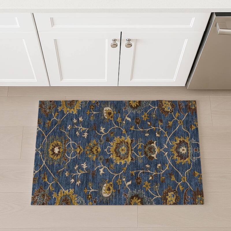 Machine Washable Indoor/ Outdoor Traditional Luna Chantille Rug
