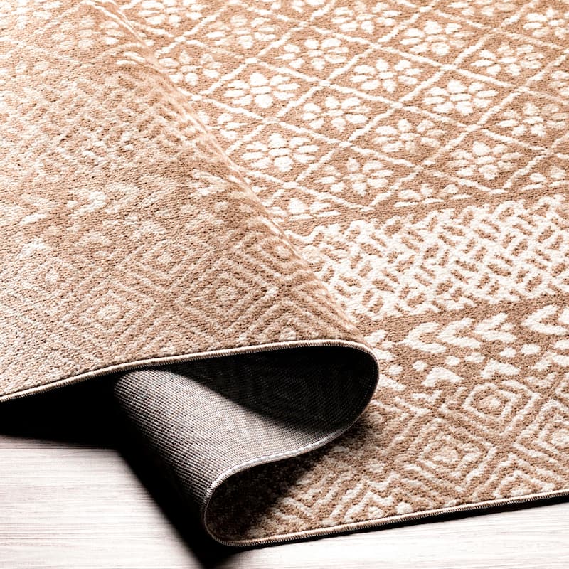 Livabliss Wolbach Machine Washable Traditional Border Area Rug