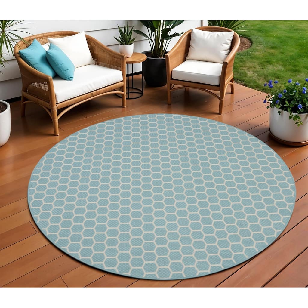 HomeRoots Geometric Modern Rectangle Outdoor Rug - 8' Round