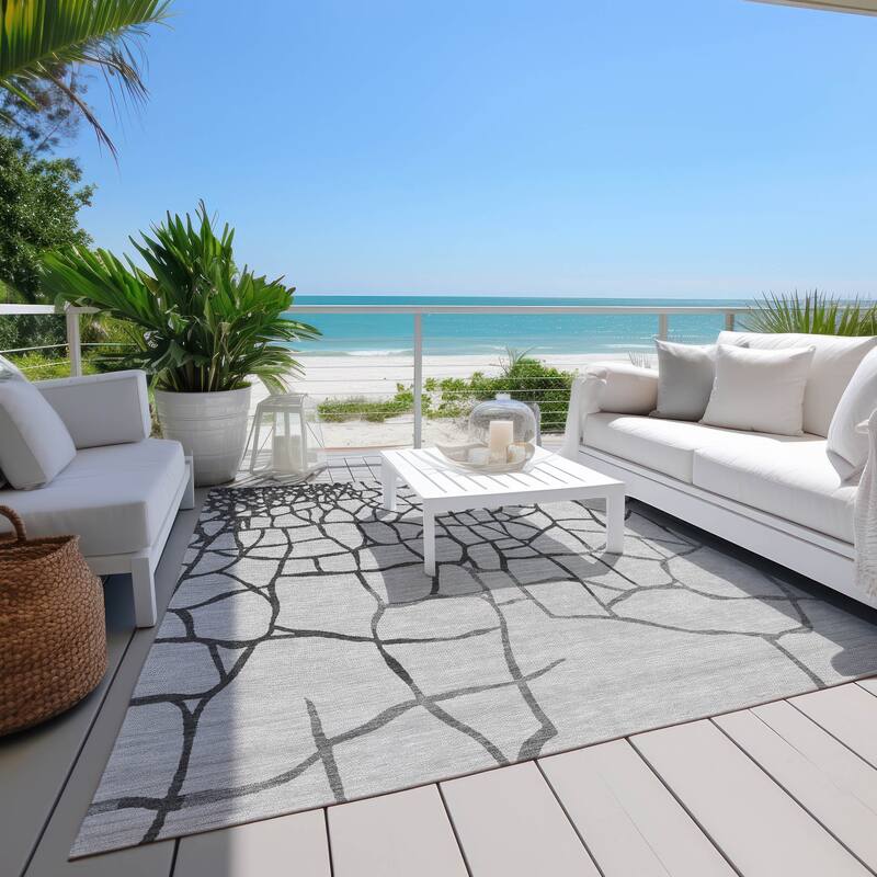 Machine Washable Indoor/ Outdoor Abstract Webby Chantille Rug