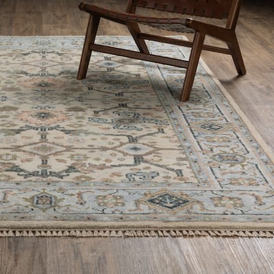 Maylin Traditional Oriental Ivory/ Light Blue Area Rug