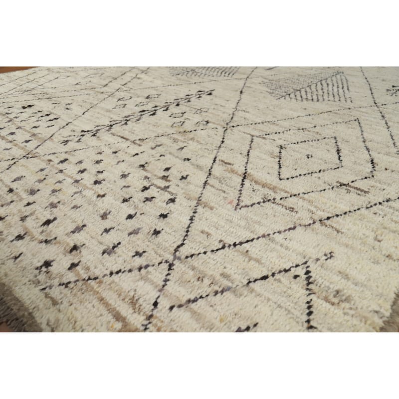 Geometric Moroccan Oriental Rug Handmade Geometric Beige Wool Carpet - 6'9" x 9'7" - 6'9" x 9'7" - Ivory/Beige