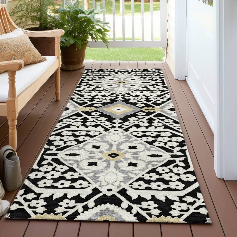 Machine Washable Indoor/ Outdoor Chantille Traditional Rug - Black - 2'3" x 7'6"