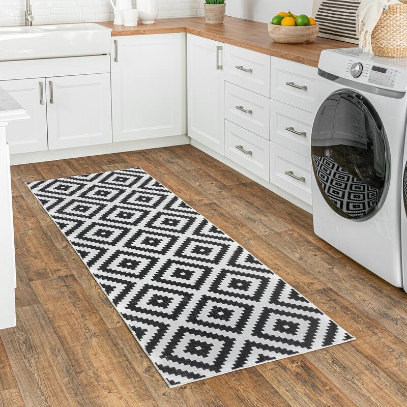 Nuloom Kellee SpinClean Machine Washable Modern Diamonds Area Rug - 2'6" x 8' Runner - Black - Runner