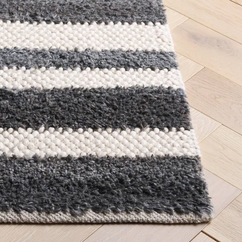SAFAVIEH Handmade Natura Morane Wool Rug