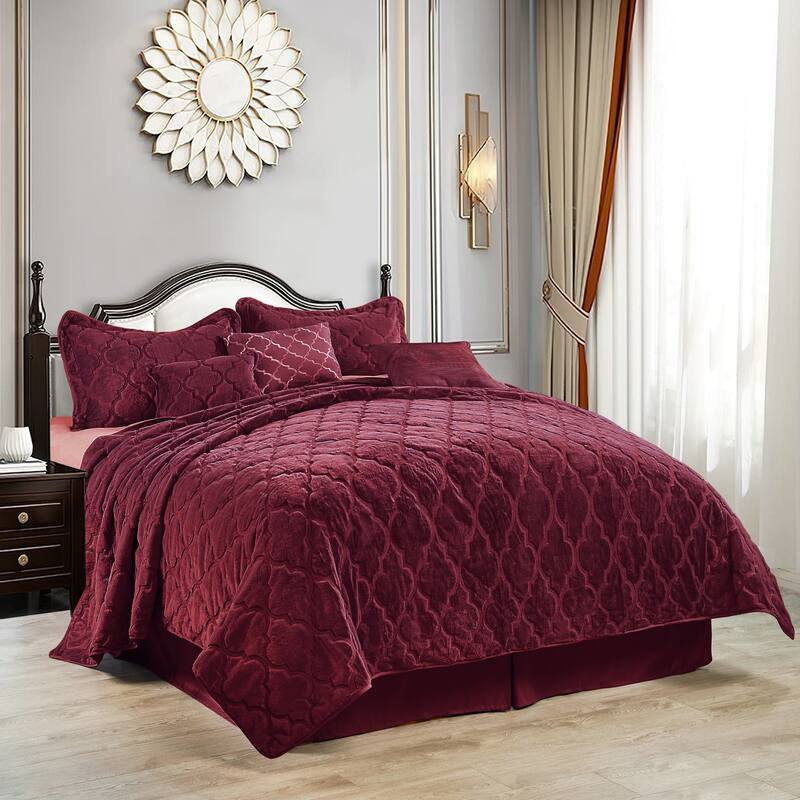 FauxFur Moroccan Design 7-piece Embroidered Quilt Set
