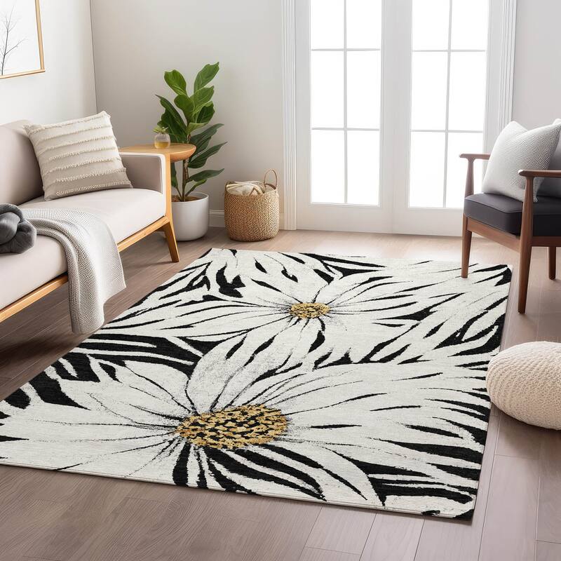 Machine Washable Indoor/ Outdoor Floral Chantille Rug