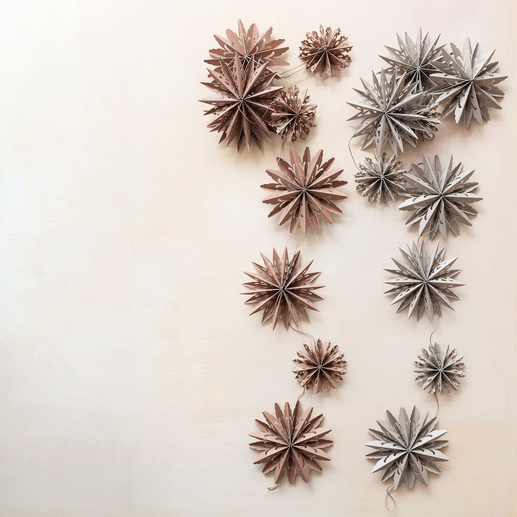 Paper Folding Snowflake Garland in Kraft Box