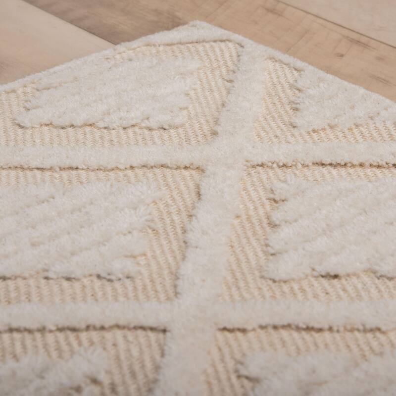 Alora Decor Century Hand-tufted Diamond/Geometric Rug