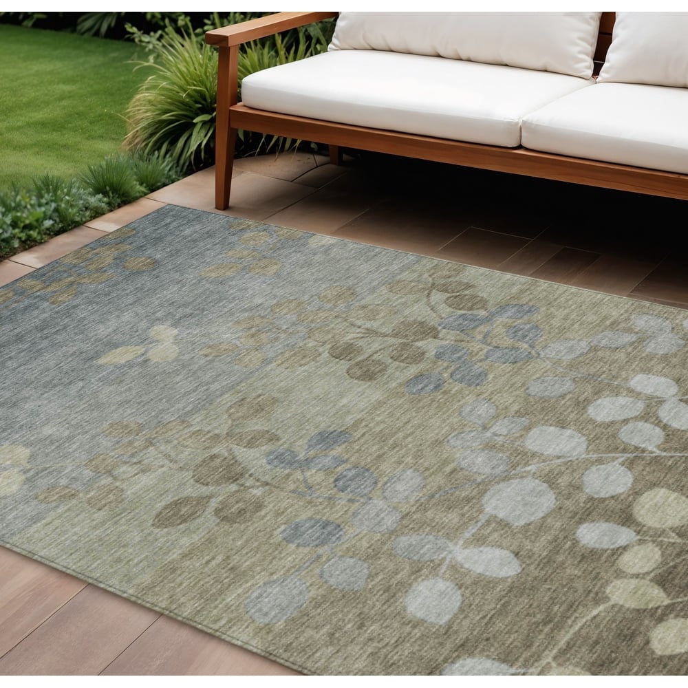 HomeRoots Floral Transitional Rectangle Outdoor Rug