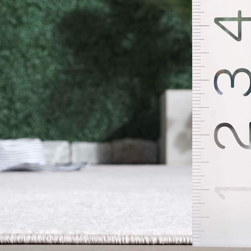 SAFAVIEH Stella Lissi Modern & Contemporary Rug