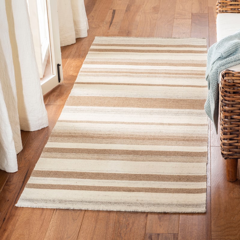 SAFAVIEH Handmade Flatweave Dhurries Parand Modern Moroccan Wool Rug - 2'6" x 7' Runner - Natural/Camel