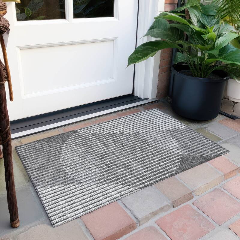 Machine Washable Indoor/ Outdoor Abstract Stripe Chantille Rug - Charcoal - 1'8" x 2'6"