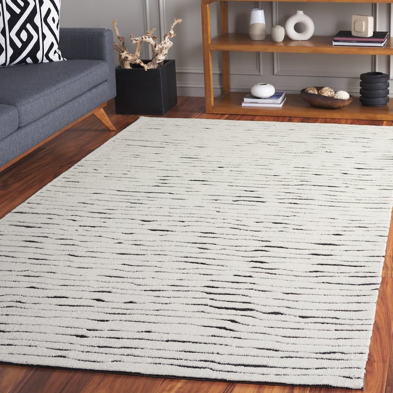 SAFAVIEH Handmade Casablanca Archna Shag Wool Rug - 4' x 6' - Ivory/Black