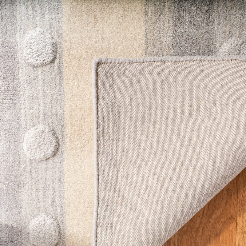 SAFAVIEH Handmade Kids Sandugash Wool Rug