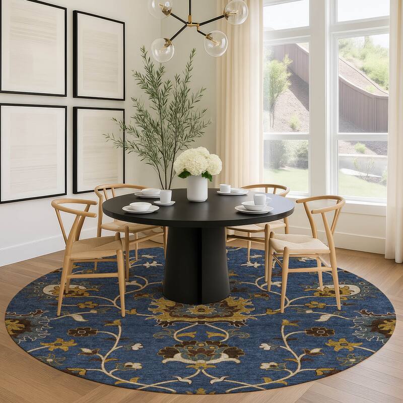 Machine Washable Indoor/ Outdoor Traditional Luna Chantille Rug