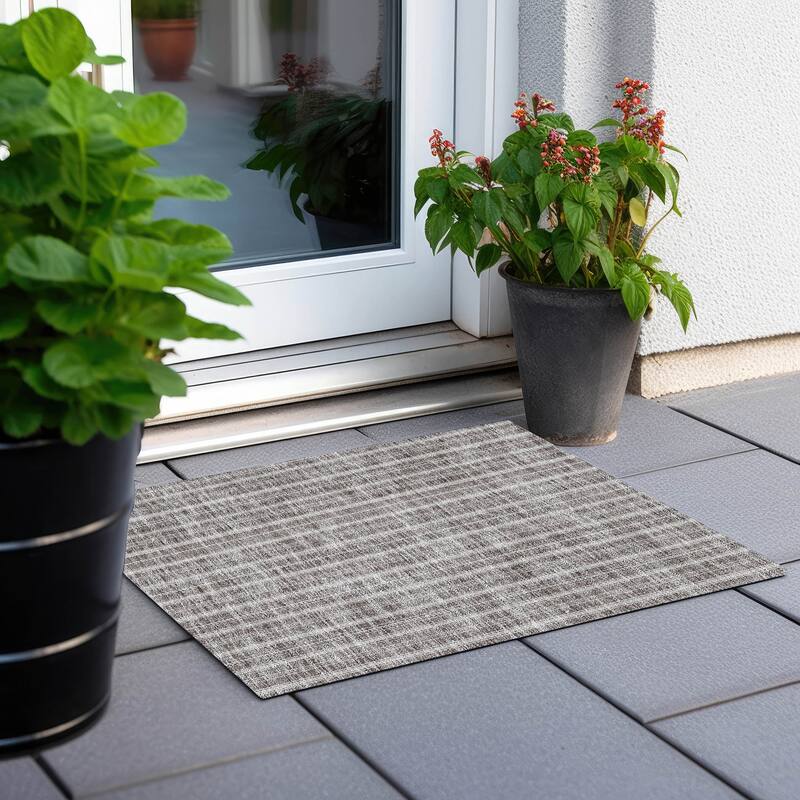 Machine Washable Indoor/ Outdoor Chantille Stripe Twist Rug - Taupe - 1'8" x 2'6"