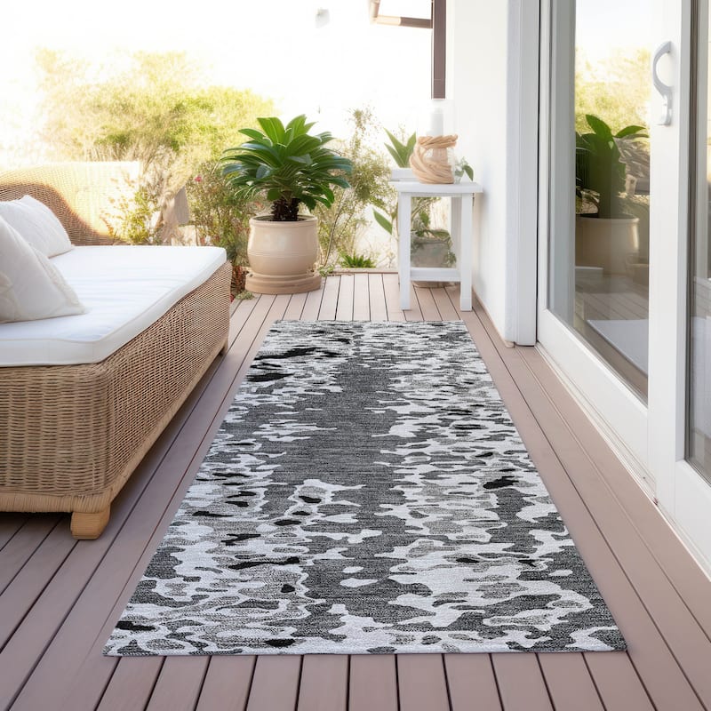 Machine Washable Indoor/ Outdoor Abstract Chantille Rug - Gray - 2'3" x 7'6"