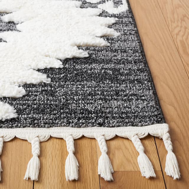 SAFAVIEH Moroccan Tassel Shag Iulieana Boho Tribal 2-inch Thick Rug