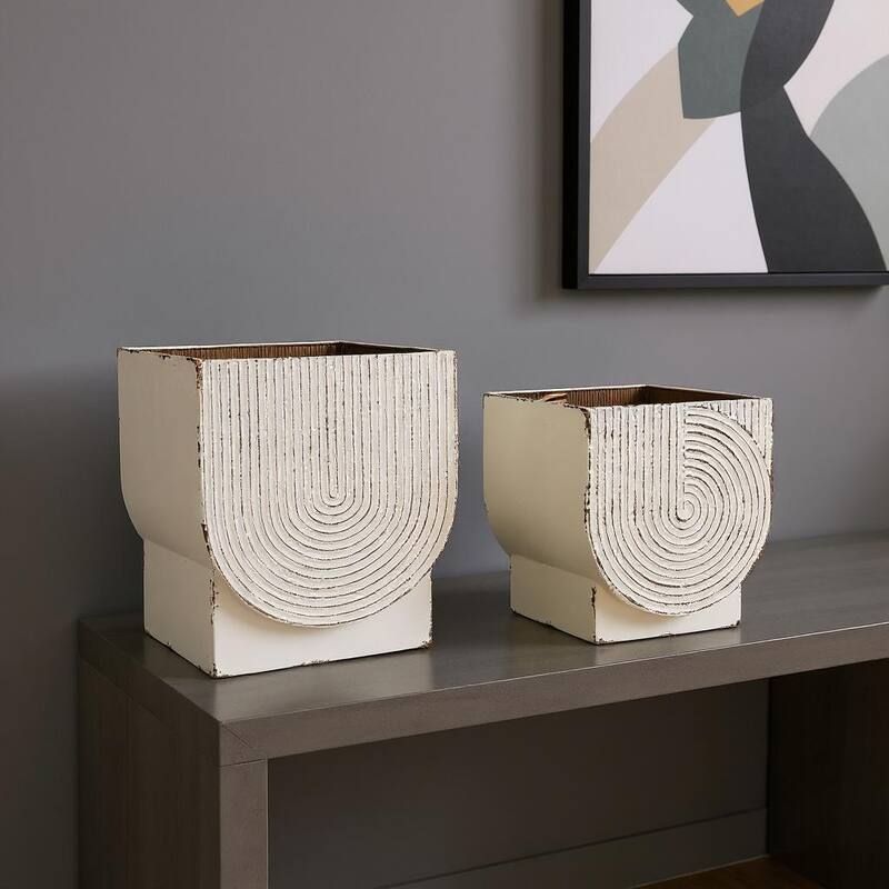 HomeRoots Set of Two White Metal 20 Ounce Rectangular Pot Planters - 9.45 in. x 11.02 in. x 9.45 in. - White - 9.45 in. x 11.02 in.  x 9.45 in.