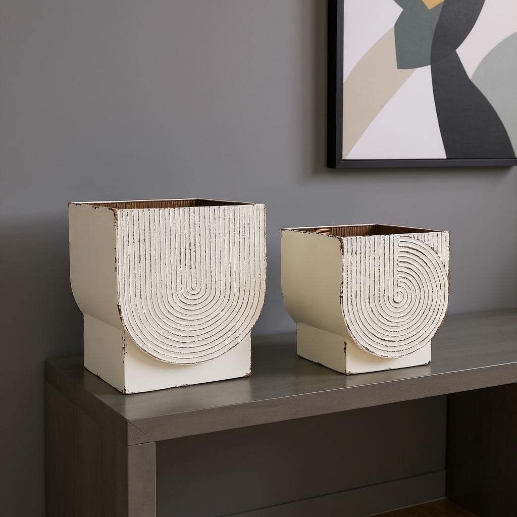 HomeRoots Set of Two White Metal 20 Ounce Rectangular Pot Planters - 9.45 in. x 11.02 in. x 9.45 in.