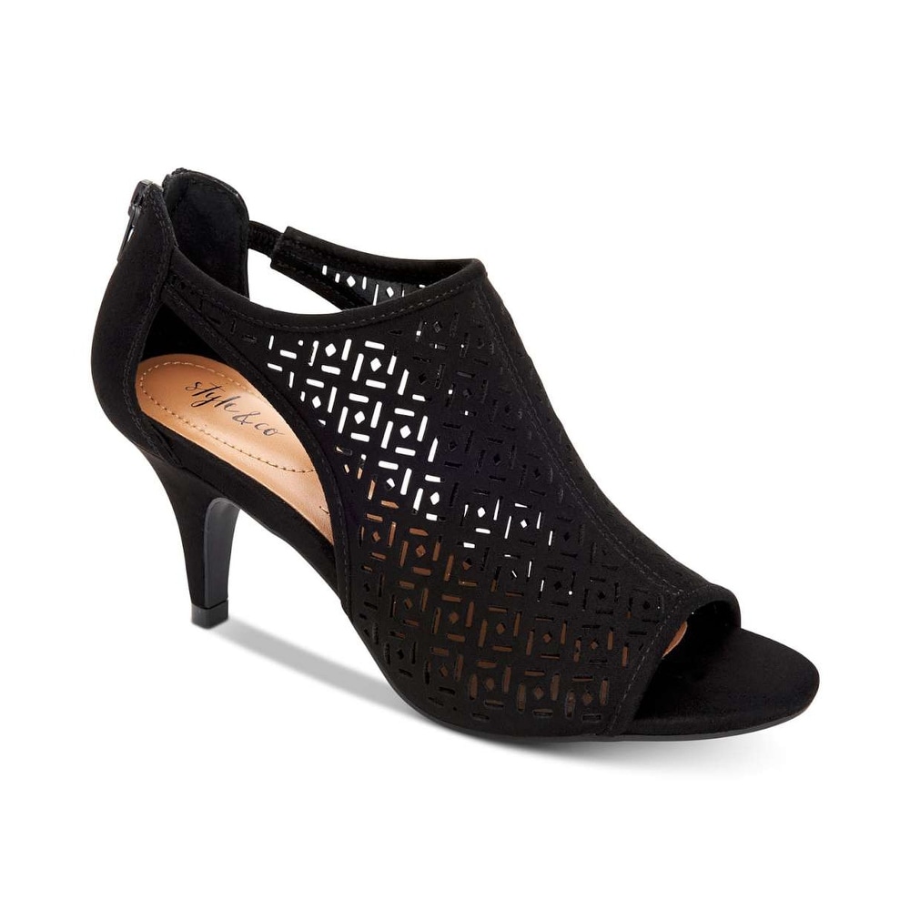 sandals for women under 200