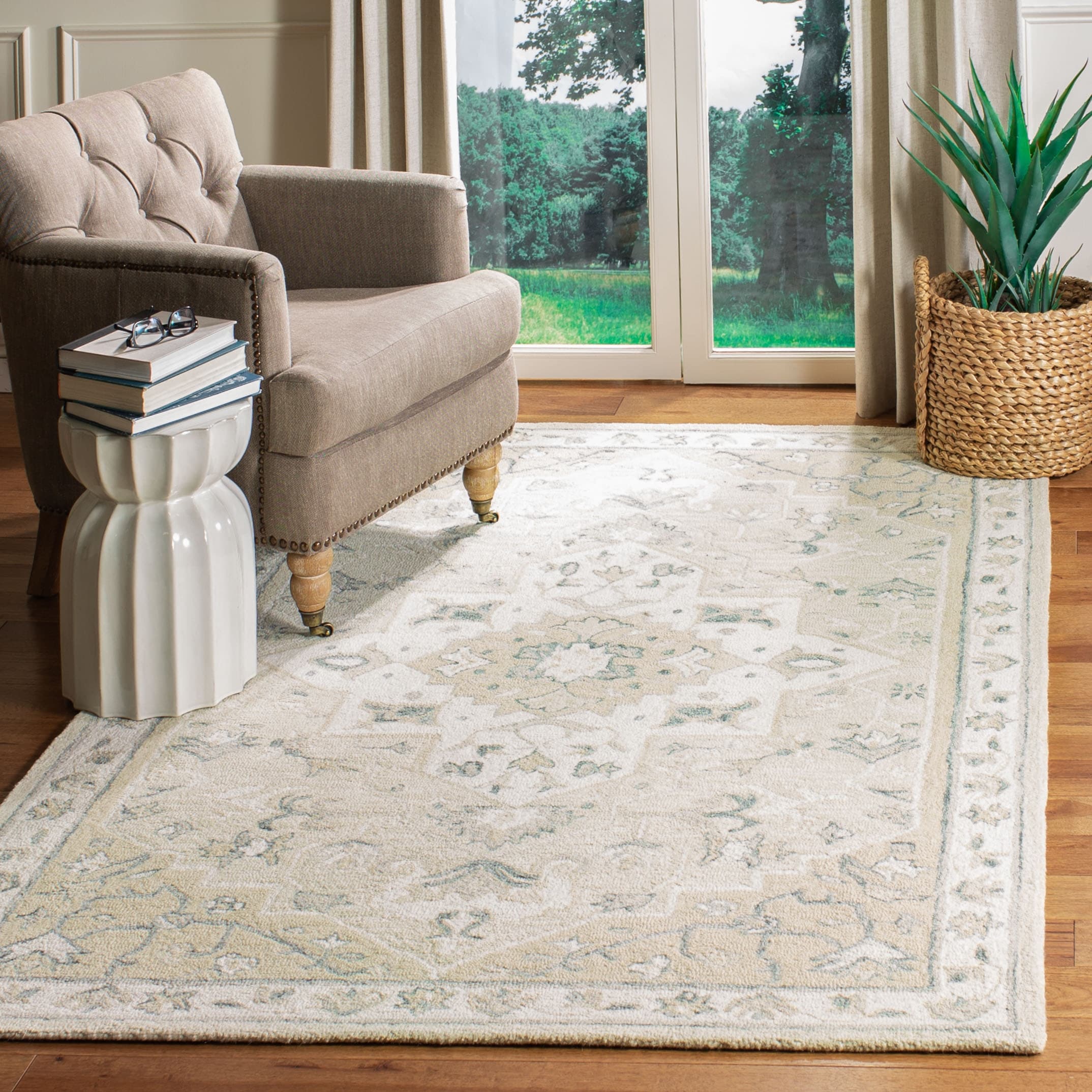 Safavieh Hand-hooked Garden Scrolls Ivory Wool Rug (4' Round) - Bed Bath &  Beyond - 21206280