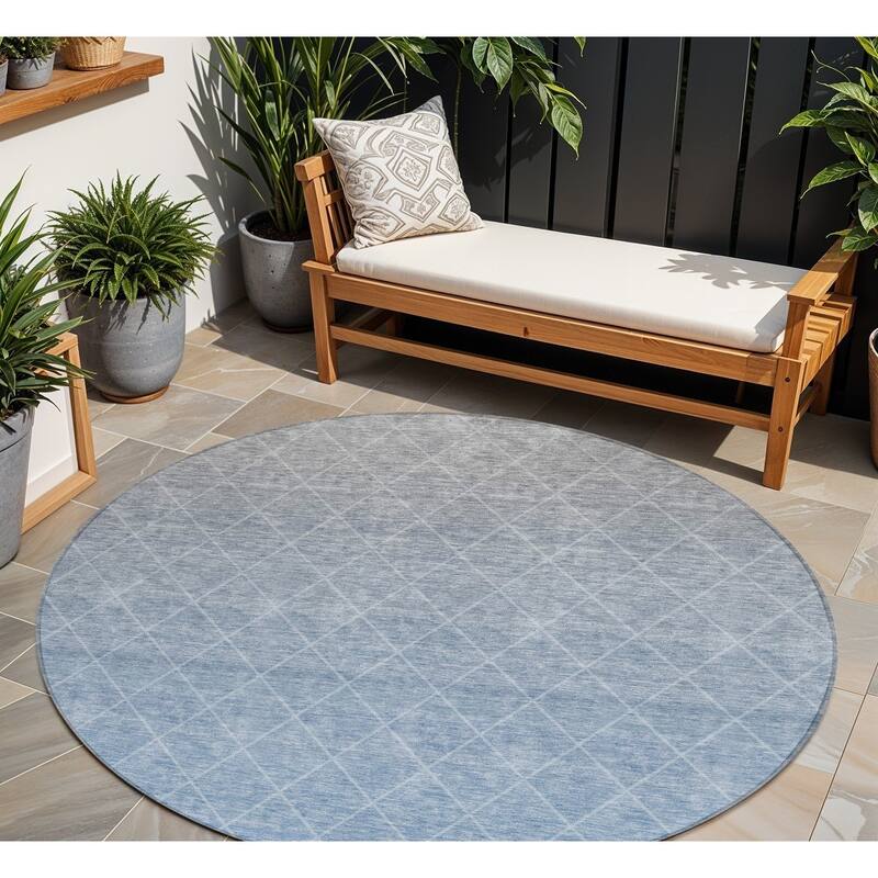 HomeRoots Geometric Transitional Rectangle Outdoor Rug - 8' Round