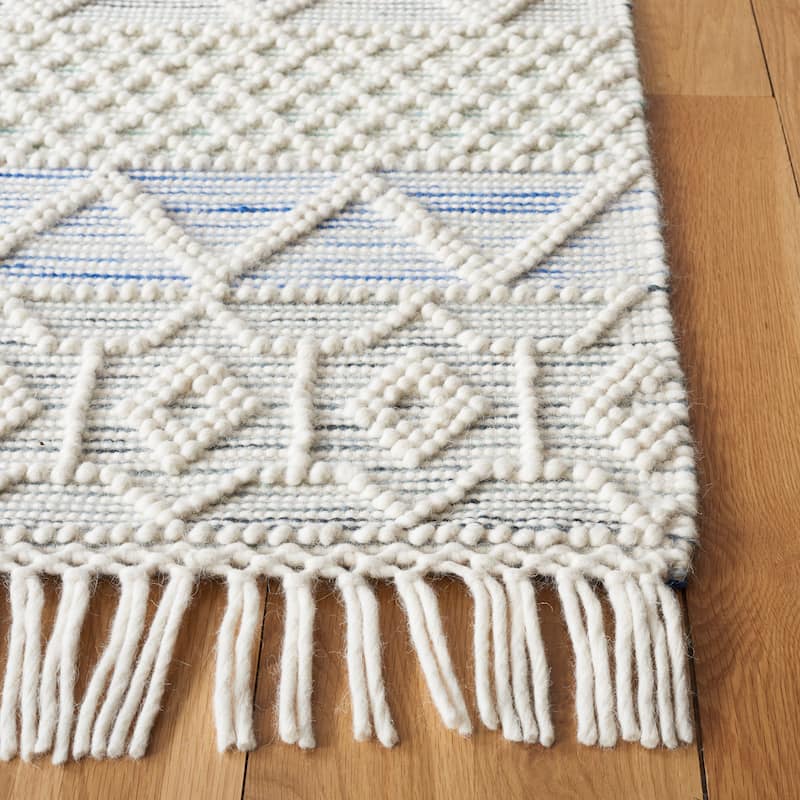 SAFAVIEH Handmade Natura Tobea Fringe Wool Rug