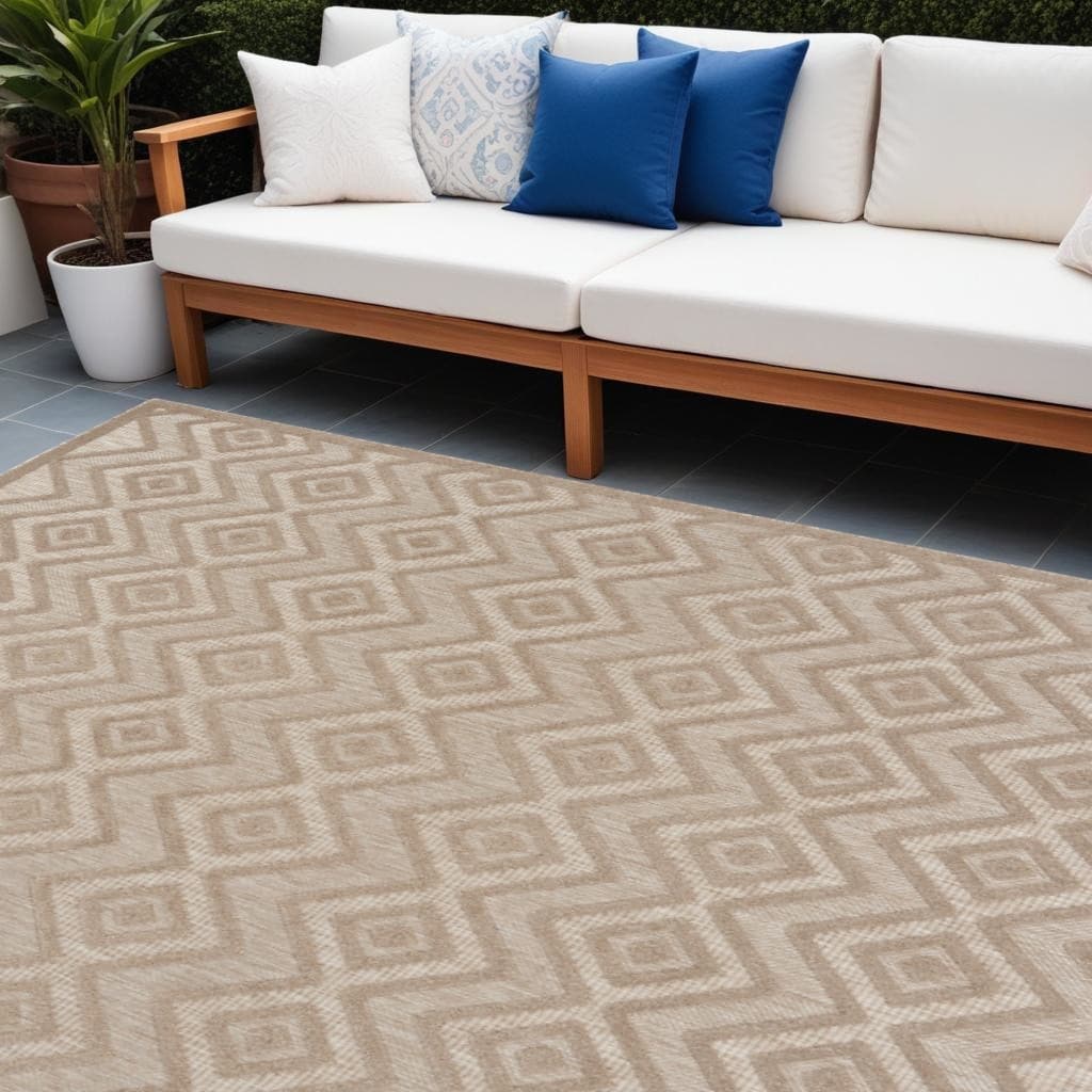 HomeRoots Contemporary Rectangle Outdoor Rug - 7' X 10'