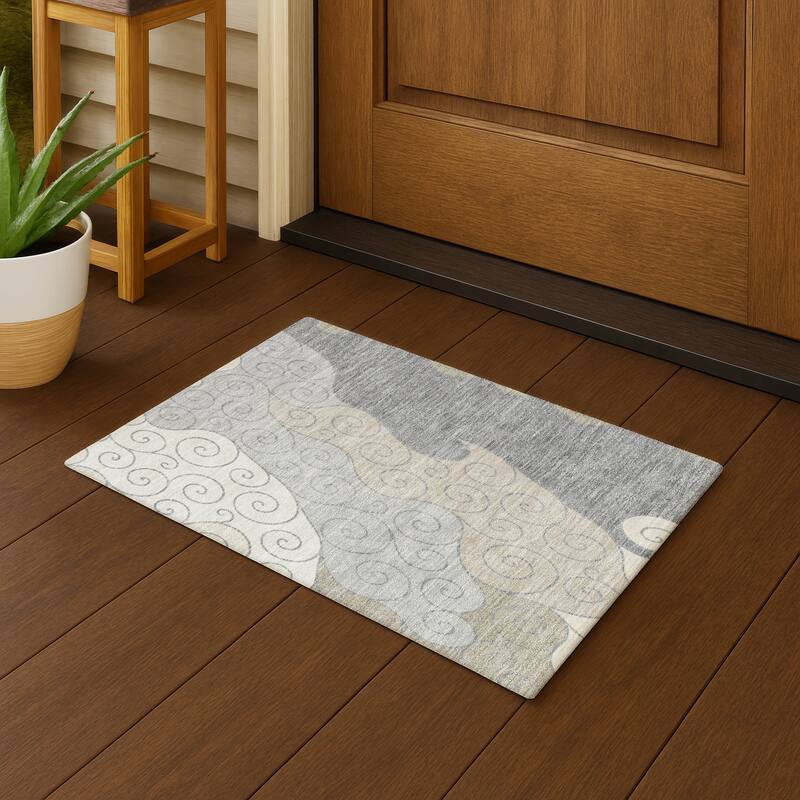 Machine Washable Indoor/ Outdoor Swirly Chantille Rug - Silver - 1'8" x 2'6"
