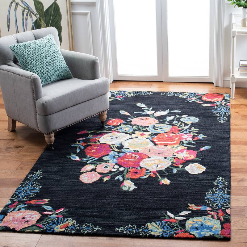 SAFAVIEH Handmade Blossom Miral Country Floral Wool Rug - 5' x 8' - Black/Pink