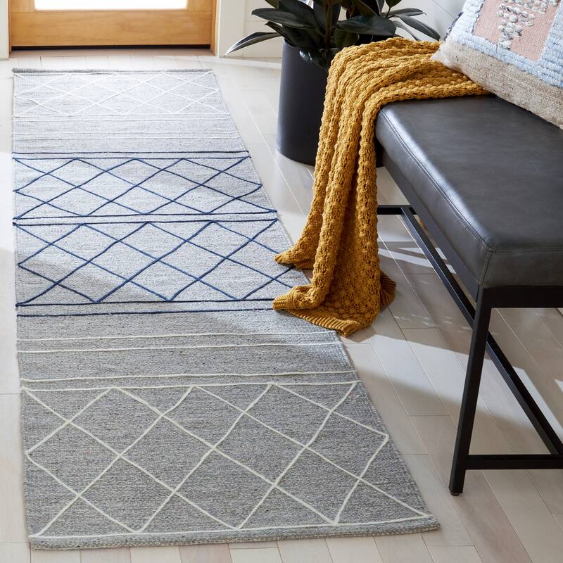 SAFAVIEH Handmade Striped Kilim Qiana Modern Cotton Rug - - 2'3" x 9' Runner - Silver/Grey