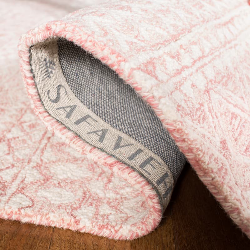 SAFAVIEH, Handmade Micro-Loop Fedosia Wool Rug