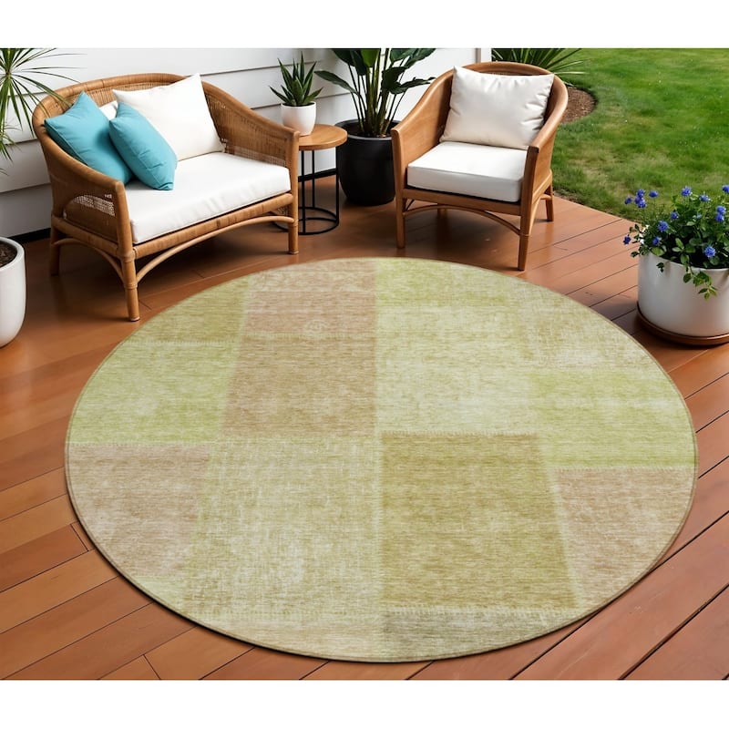 HomeRoots Patchwork Transitional Rectangle Outdoor Rug - 8' Round