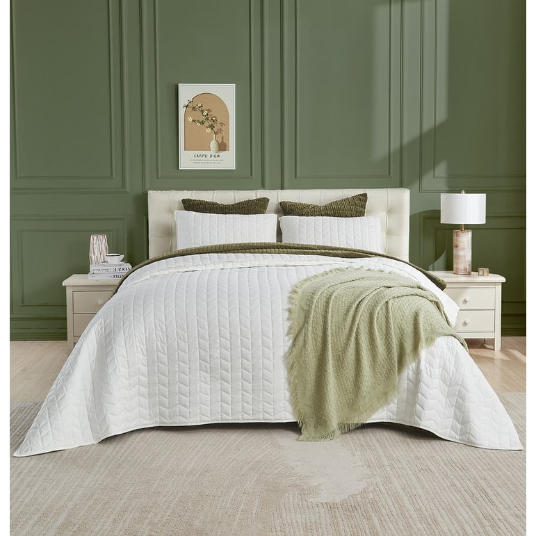 Wonderful Jacquard Quilt Set 3-Piece for All Seasons