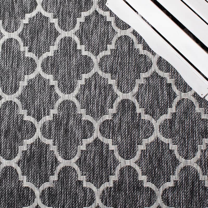 SAFAVIEH Courtyard Kamini Indoor/ Outdoor Waterproof Patio Backyard Rug