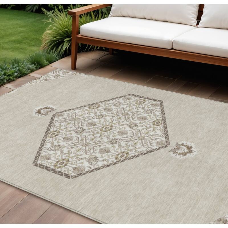 HomeRoots Oriental Traditional Rectangle Outdoor Rug - 10' X 14'