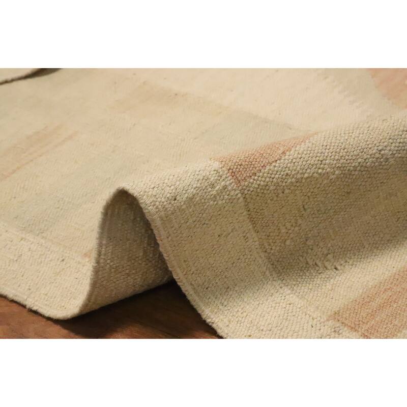 Hand Woven Oriental 100% Wool Carpet Southwestern Tribal Beige & Ivories Kilim Area Rug - 5' 9'' X 4' 0''