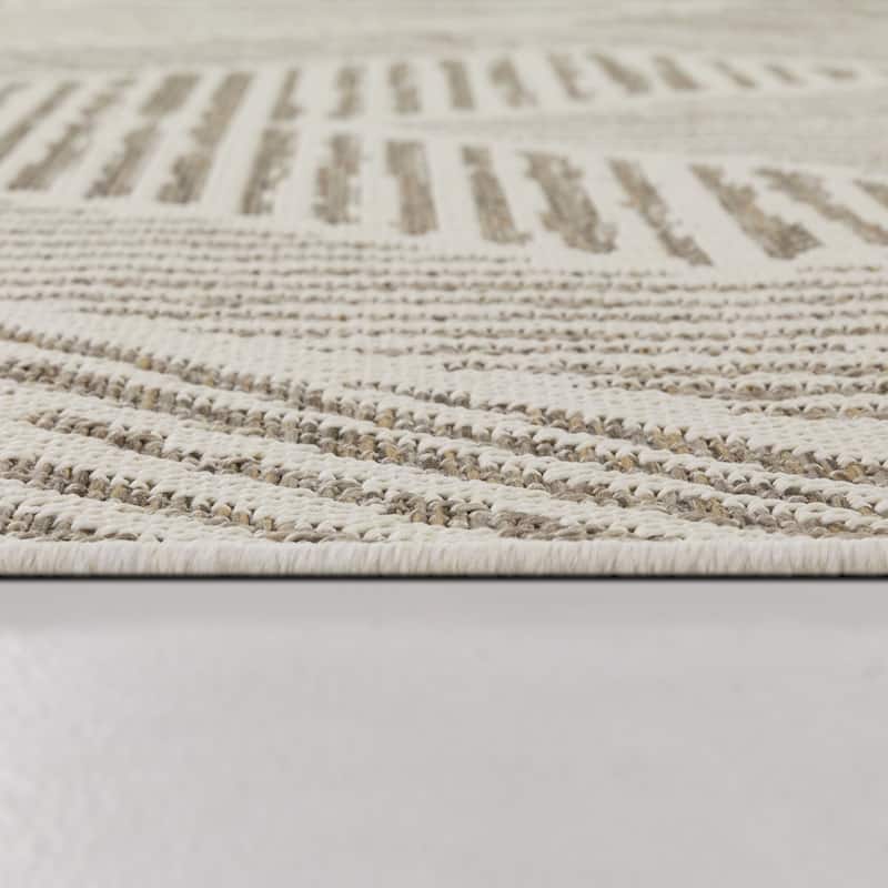 Cardenal Striped Geometric Indoor/Outdoor Area Rug