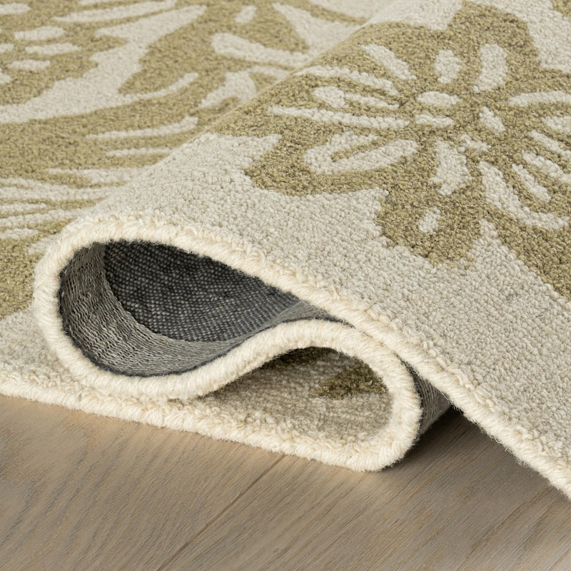 Nuloom Virelia Transitional Floral and Paisley Area Rug