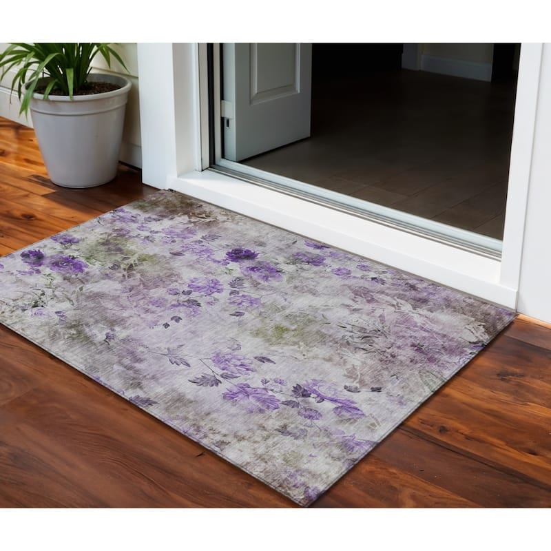 HomeRoots Floral Transitional Rectangle Outdoor Rug - 3' x 5'