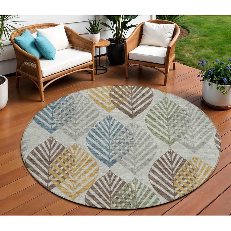 HomeRoots Floral Transitional Rectangle Outdoor Rug - 8' Round