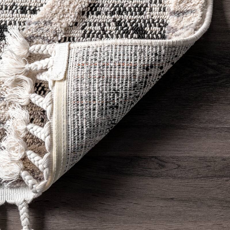 Nuloom Suri Soft Diamond Trellis Textured Area Rug